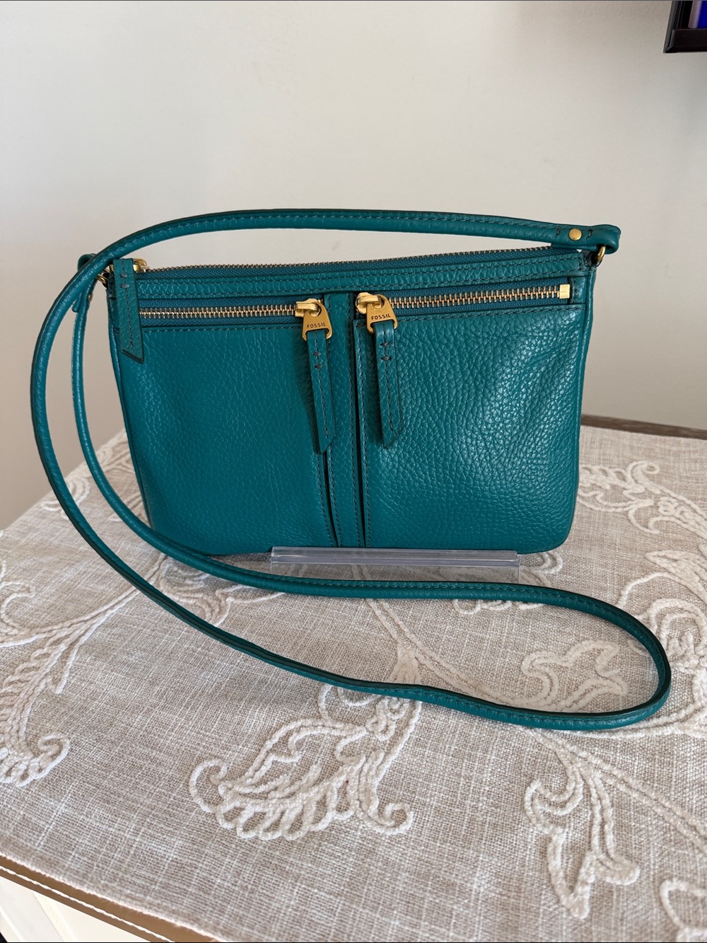 Fossil Erin Teal Pebbled Leather Crossbody with Gold Tone Hardware
